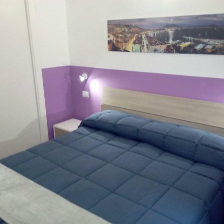 Gradoni Di Chiaia Twenty Three Bed & Breakfast Napoli Bagian luar foto