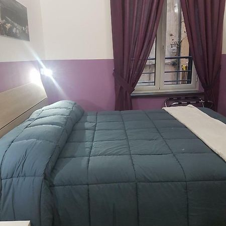 Gradoni Di Chiaia Twenty Three Bed & Breakfast Napoli Bagian luar foto