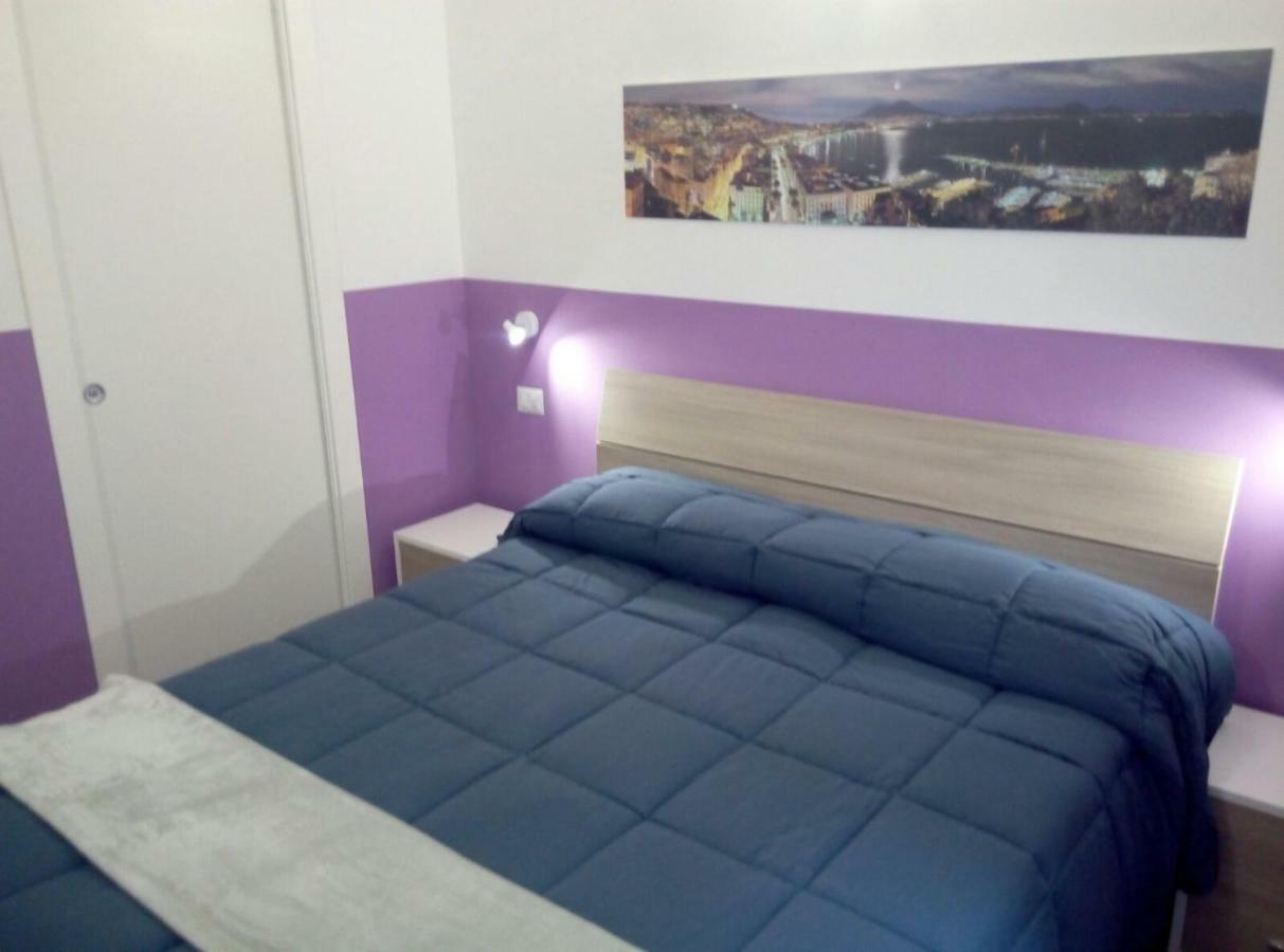 Gradoni Di Chiaia Twenty Three Bed & Breakfast Napoli Bagian luar foto