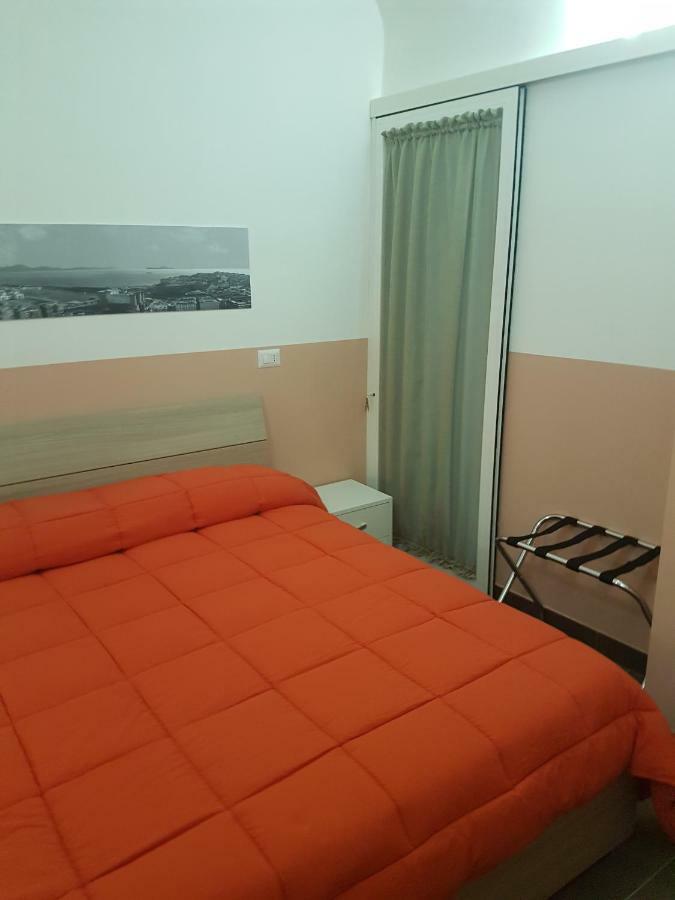 Gradoni Di Chiaia Twenty Three Bed & Breakfast Napoli Bagian luar foto