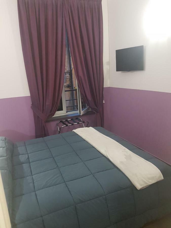 Gradoni Di Chiaia Twenty Three Bed & Breakfast Napoli Bagian luar foto