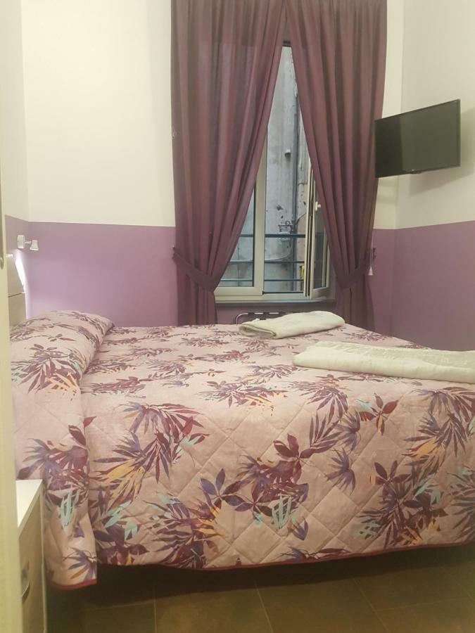 Gradoni Di Chiaia Twenty Three Bed & Breakfast Napoli Bagian luar foto